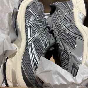 ASICS Men's Gray and Cream Athletic Shoes